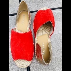 True Color is Orange With Gold Heels Size M/8